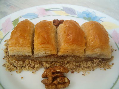 online pastane Essiz lezzette 1 kilo cevizli baklava  Bursa cicek , cicekci 